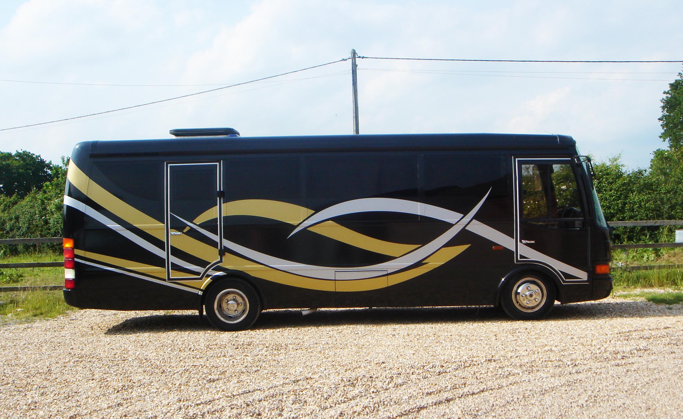 portsmouth limobus
